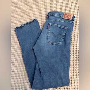 Levi's 314 Shaping Straight jeans Women's Medium Blue Skinny Jeans 30